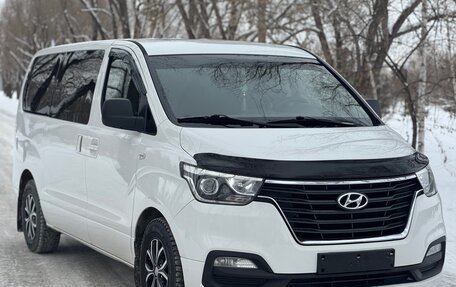 Hyundai H-1 II рестайлинг, 2018 год, 3 050 000 рублей, 13 фотография