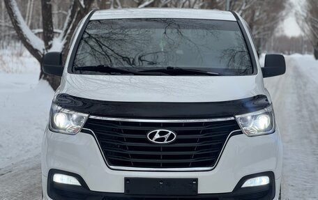 Hyundai H-1 II рестайлинг, 2018 год, 3 050 000 рублей, 10 фотография