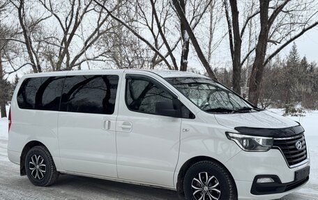 Hyundai H-1 II рестайлинг, 2018 год, 3 050 000 рублей, 18 фотография