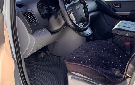 Hyundai H-1 II рестайлинг, 2018 год, 3 050 000 рублей, 25 фотография