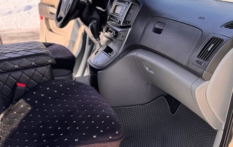 Hyundai H-1 II рестайлинг, 2018 год, 3 050 000 рублей, 26 фотография