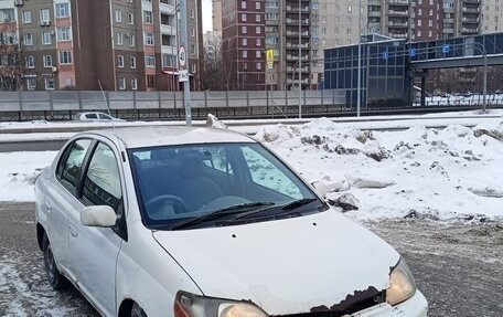 Toyota Platz, 2000 год, 119 000 рублей, 1 фотография