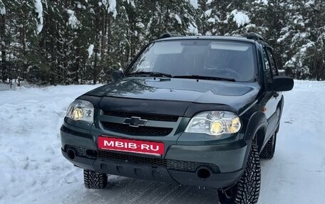 Chevrolet Niva I рестайлинг, 2010 год, 408 000 рублей, 1 фотография
