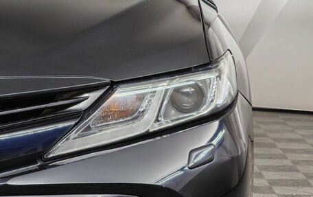 Toyota Camry, 2020 год, 3 200 000 рублей, 10 фотография