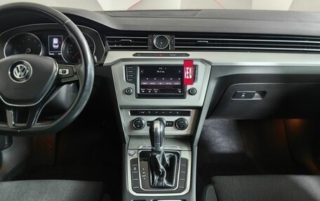 Volkswagen Passat B8 рестайлинг, 2015 год, 1 598 000 рублей, 15 фотография