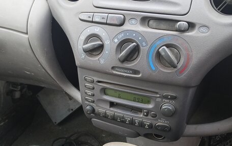 Toyota Platz, 2000 год, 119 000 рублей, 8 фотография