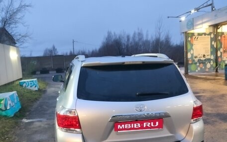 Toyota Highlander III, 2011 год, 2 300 000 рублей, 6 фотография