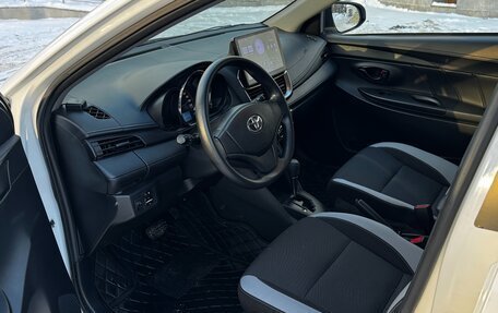 Toyota Yaris, 2021 год, 1 450 000 рублей, 12 фотография