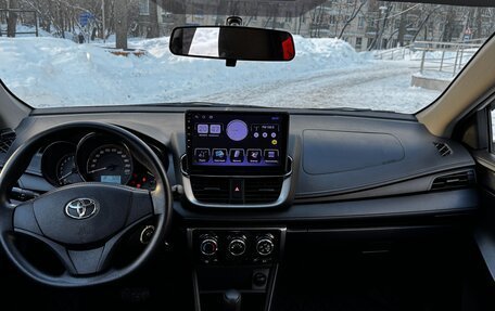 Toyota Yaris, 2021 год, 1 450 000 рублей, 14 фотография