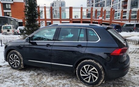 Volkswagen Tiguan II, 2018 год, 3 099 000 рублей, 11 фотография