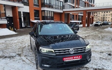 Volkswagen Tiguan II, 2018 год, 3 099 000 рублей, 6 фотография