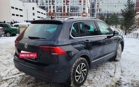 Volkswagen Tiguan II, 2018 год, 3 099 000 рублей, 9 фотография