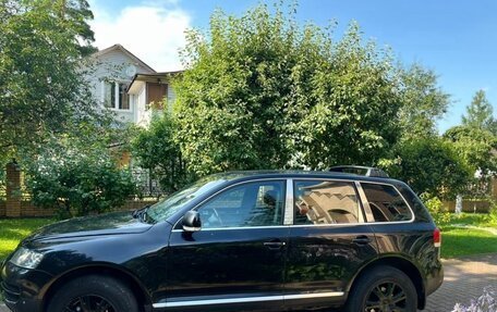 Volkswagen Touareg III, 2006 год, 750 000 рублей, 2 фотография