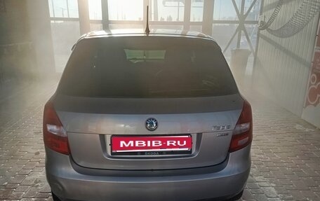 Skoda Fabia II, 2011 год, 420 000 рублей, 6 фотография