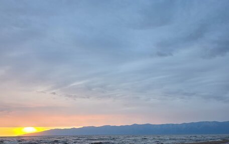 Toyota Prius IV XW50, 2016 год, 1 620 000 рублей, 1 фотография