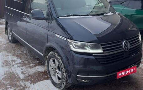 Volkswagen Caravelle T6 рестайлинг, 2021 год, 5 250 000 рублей, 1 фотография