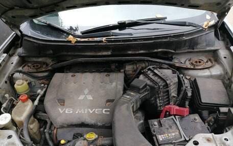 Mitsubishi Outlander III рестайлинг 3, 2007 год, 950 000 рублей, 2 фотография