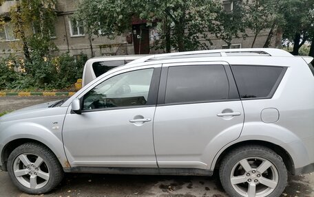 Mitsubishi Outlander III рестайлинг 3, 2007 год, 950 000 рублей, 4 фотография