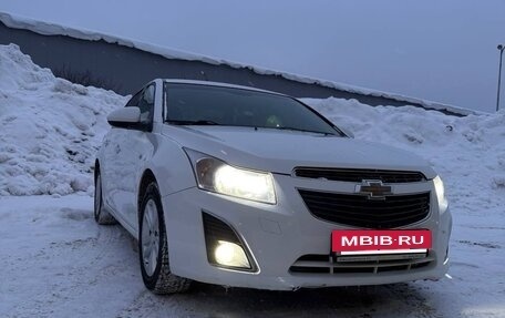 Chevrolet Cruze II, 2013 год, 700 000 рублей, 3 фотография