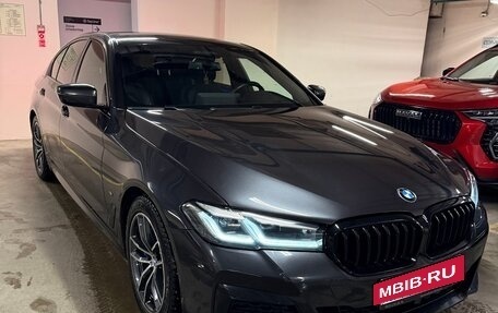 BMW 5 серия, 2021 год, 5 090 000 рублей, 4 фотография