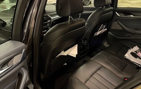 BMW 5 серия, 2021 год, 5 090 000 рублей, 21 фотография