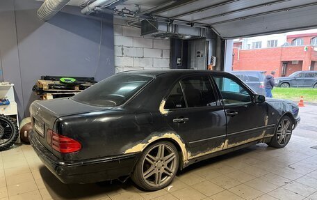 Mercedes-Benz E-Класс, 1996 год, 250 000 рублей, 5 фотография