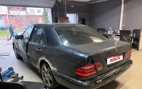 Mercedes-Benz E-Класс, 1996 год, 250 000 рублей, 4 фотография