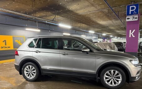 Volkswagen Tiguan II, 2017 год, 2 500 000 рублей, 2 фотография