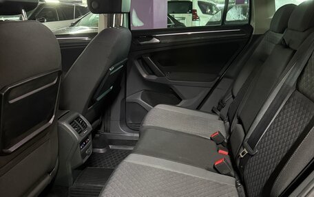 Volkswagen Tiguan II, 2017 год, 2 500 000 рублей, 16 фотография