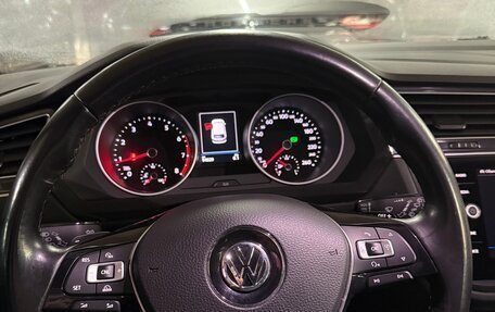 Volkswagen Tiguan II, 2017 год, 2 500 000 рублей, 28 фотография