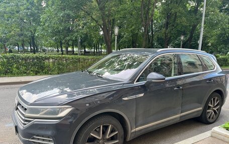 Volkswagen Touareg III, 2019 год, 4 500 000 рублей, 2 фотография