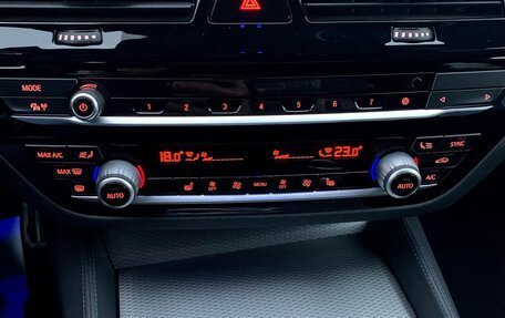 BMW 5 серия, 2019 год, 3 800 000 рублей, 13 фотография