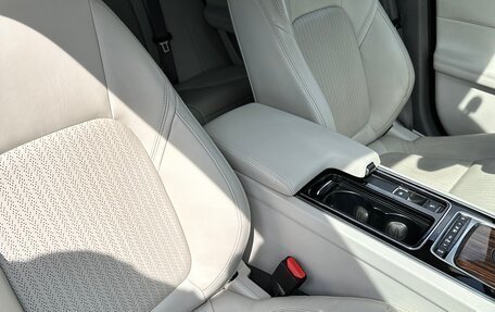 Jaguar XF II, 2016 год, 2 300 000 рублей, 18 фотография