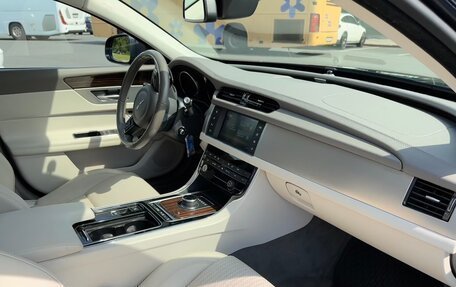 Jaguar XF II, 2016 год, 2 300 000 рублей, 15 фотография