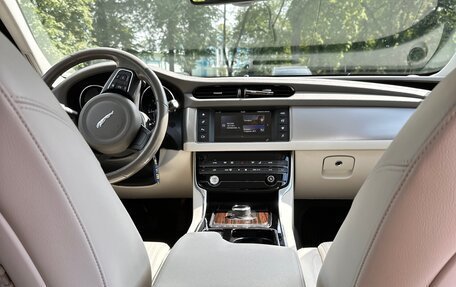 Jaguar XF II, 2016 год, 2 300 000 рублей, 22 фотография