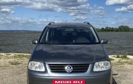 Volkswagen Touran III, 2006 год, 750 000 рублей, 2 фотография