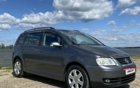 Volkswagen Touran III, 2006 год, 750 000 рублей, 3 фотография