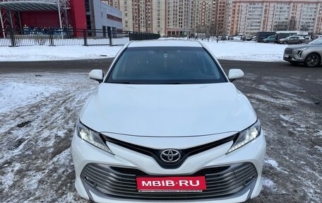 Toyota Camry, 2019 год, 2 850 000 рублей, 1 фотография