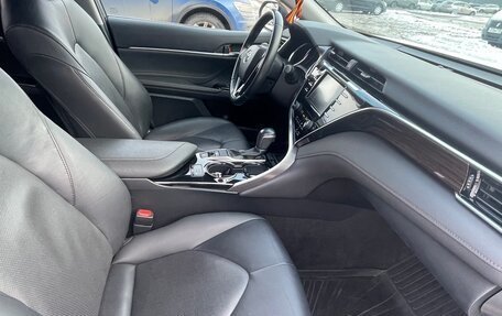 Toyota Camry, 2019 год, 2 850 000 рублей, 8 фотография