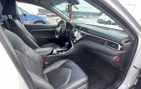 Toyota Camry, 2019 год, 2 850 000 рублей, 7 фотография