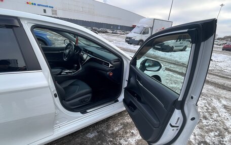 Toyota Camry, 2019 год, 2 850 000 рублей, 6 фотография