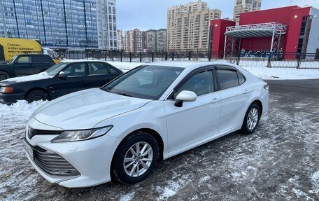 Toyota Camry, 2019 год, 2 850 000 рублей, 2 фотография