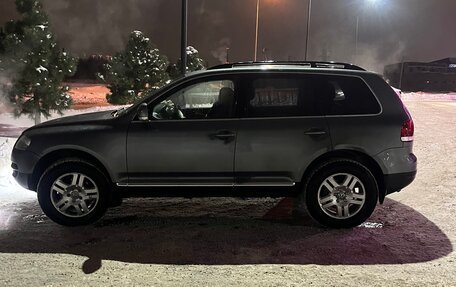 Volkswagen Touareg III, 2005 год, 750 000 рублей, 2 фотография