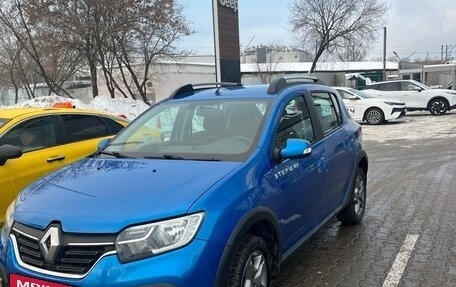 Renault Sandero II рестайлинг, 2020 год, 1 200 000 рублей, 2 фотография