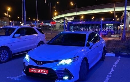 Toyota Camry, 2021 год, 3 250 000 рублей, 4 фотография