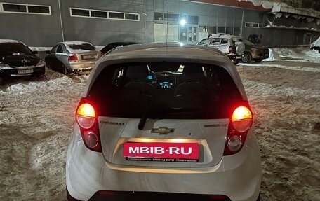 Chevrolet Spark III, 2013 год, 650 000 рублей, 3 фотография