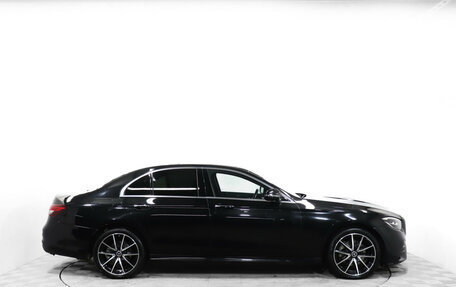 Mercedes-Benz E-Класс, 2021 год, 4 850 000 рублей, 4 фотография