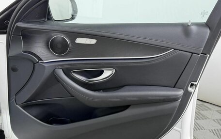 Mercedes-Benz E-Класс, 2018 год, 4 099 000 рублей, 18 фотография