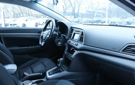 Hyundai Elantra VI рестайлинг, 2017 год, 1 330 000 рублей, 9 фотография