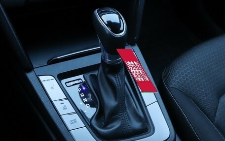 Hyundai Elantra VI рестайлинг, 2017 год, 1 330 000 рублей, 15 фотография